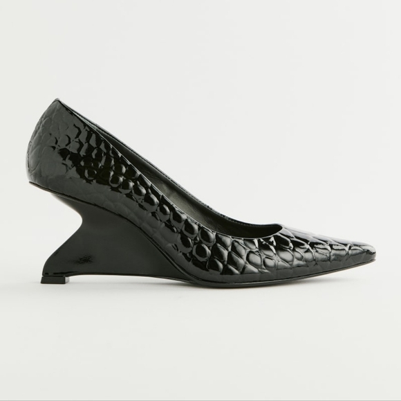 REFORMATION Willa Pump - Picture 2 of 7